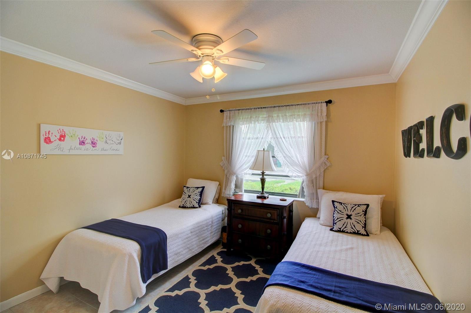 KENDALE LAKES NORTH SEC 4 - Residential