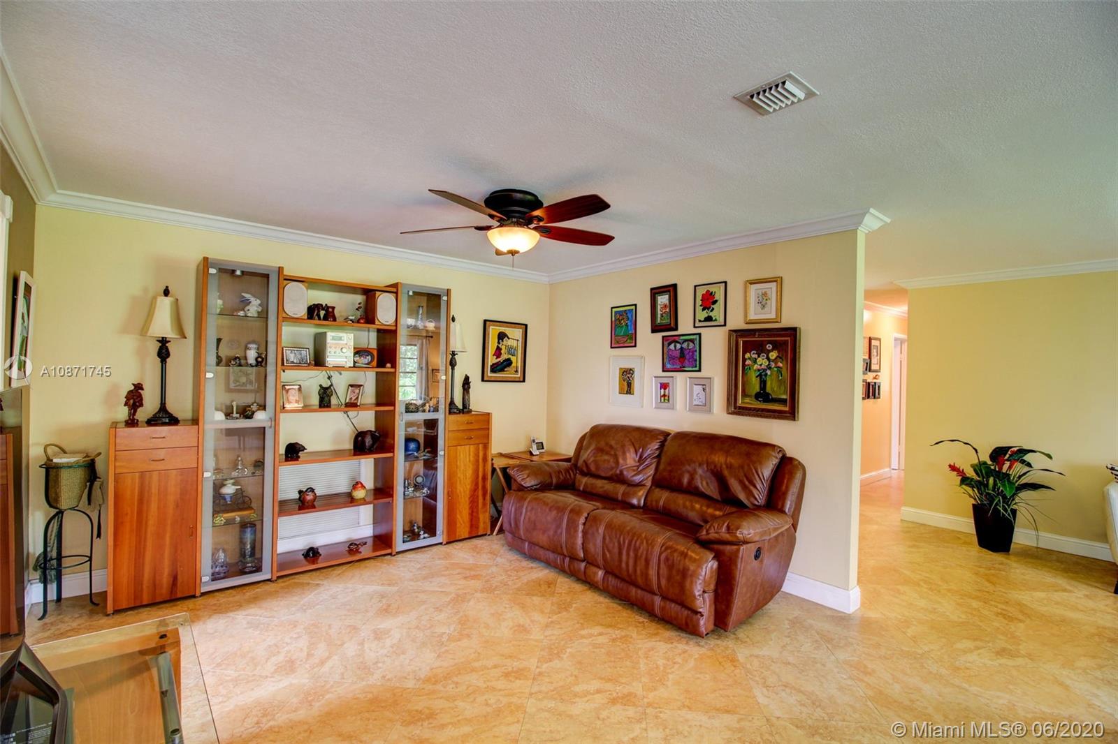 KENDALE LAKES NORTH SEC 4 - Residential