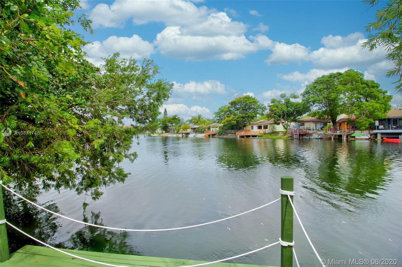 KENDALE LAKES NORTH SEC 4 - Residential