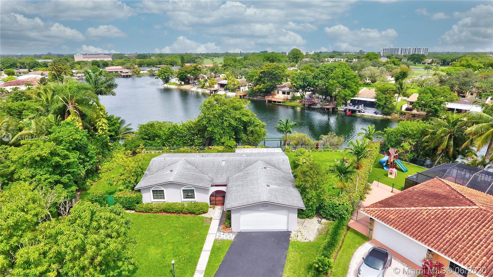 KENDALE LAKES NORTH SEC 4 - Residential