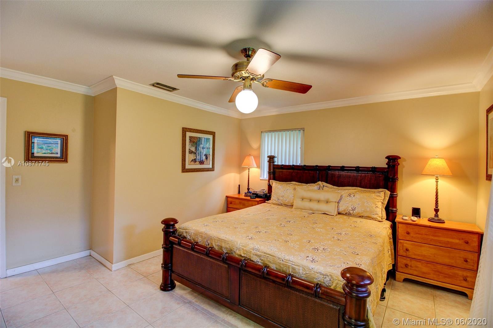 KENDALE LAKES NORTH SEC 4 - Residential