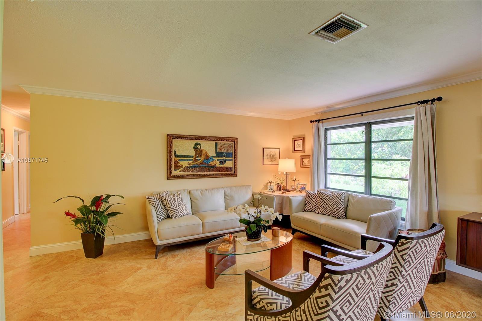 KENDALE LAKES NORTH SEC 4 - Residential