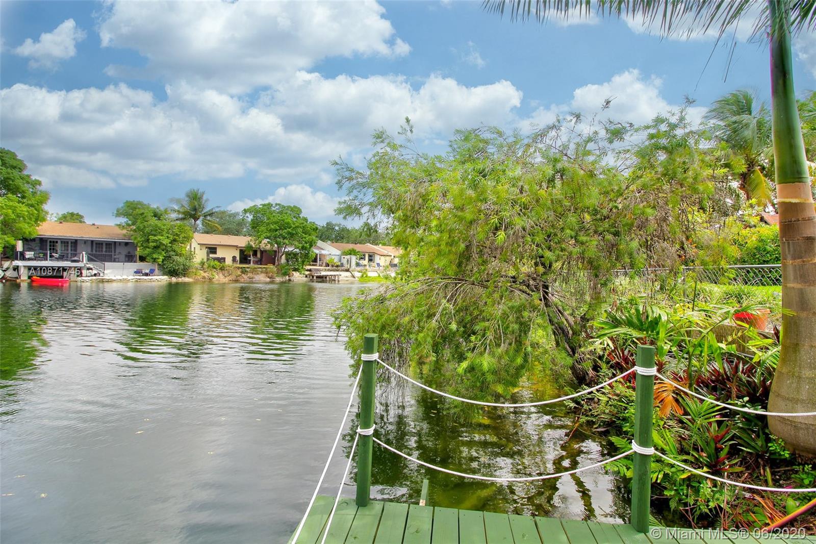 KENDALE LAKES NORTH SEC 4 - Residential