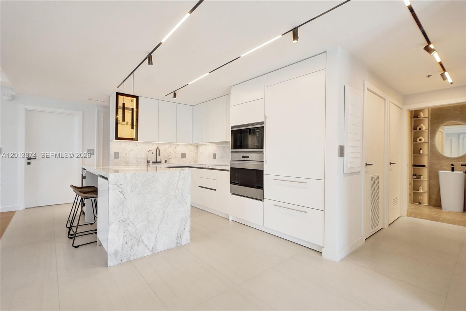 BAY HARBOUR ISLAND - Residential