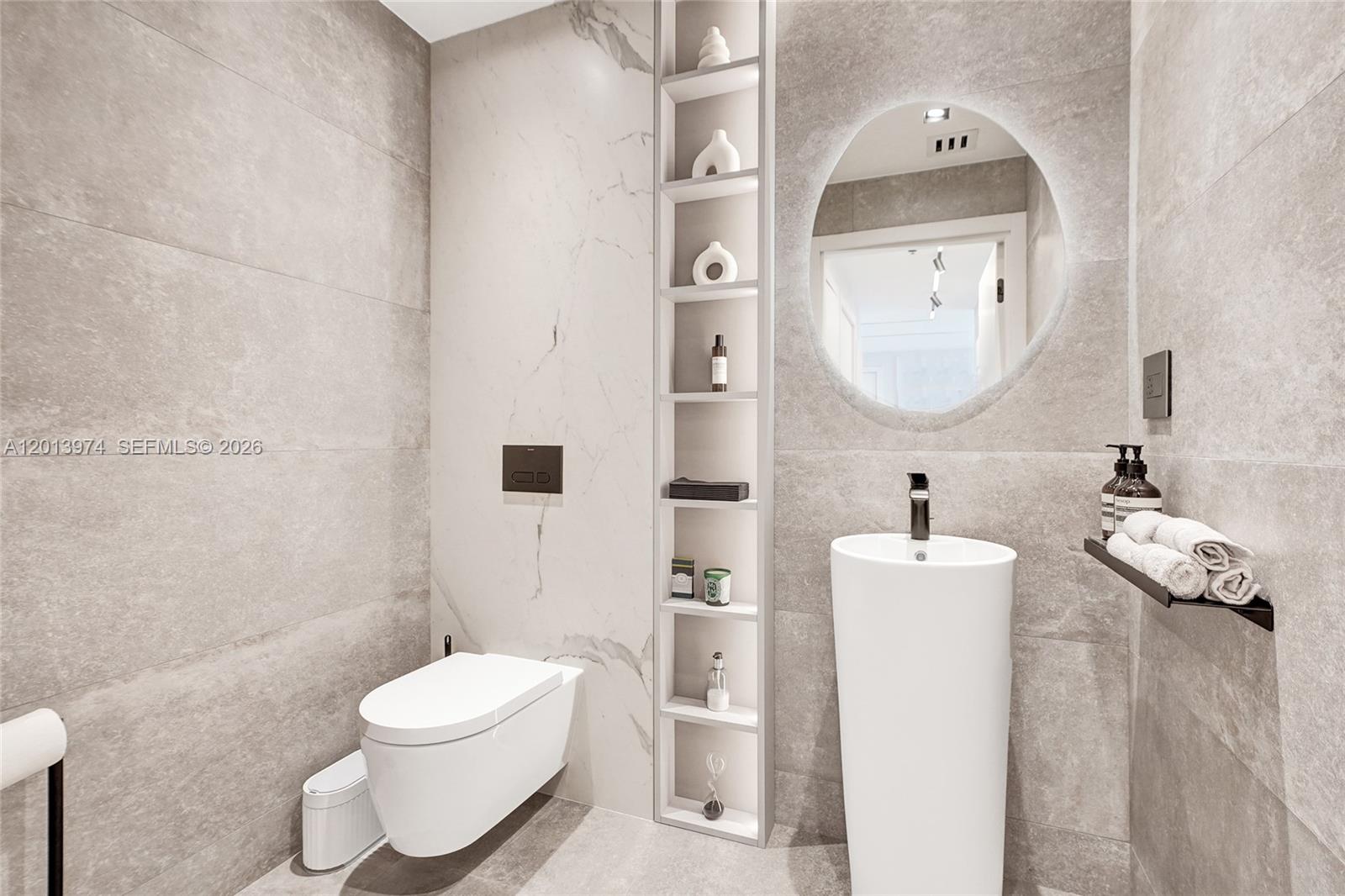 BAY HARBOUR ISLAND - Residential