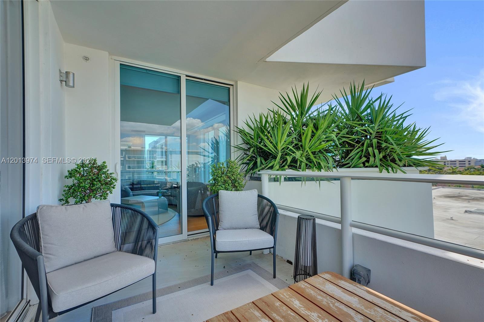 BAY HARBOUR ISLAND - Residential