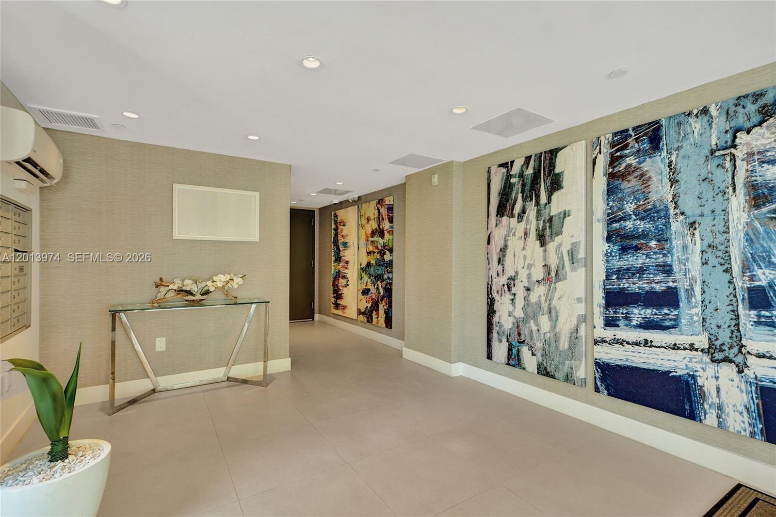 BAY HARBOUR ISLAND - Residential
