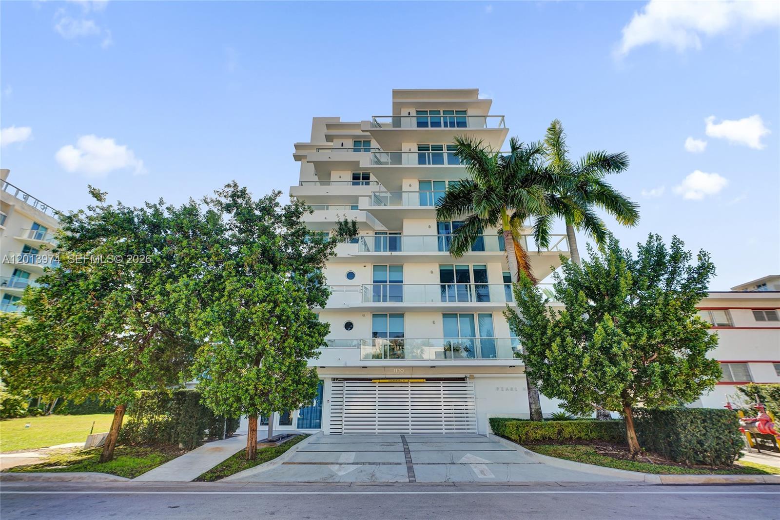 BAY HARBOUR ISLAND - Residential