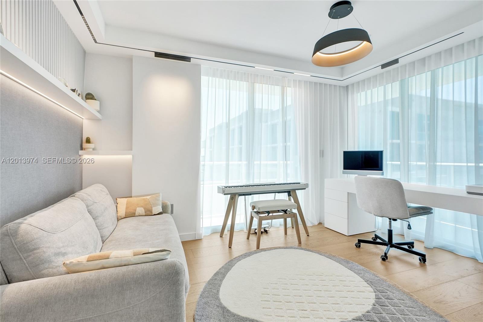 BAY HARBOUR ISLAND - Residential