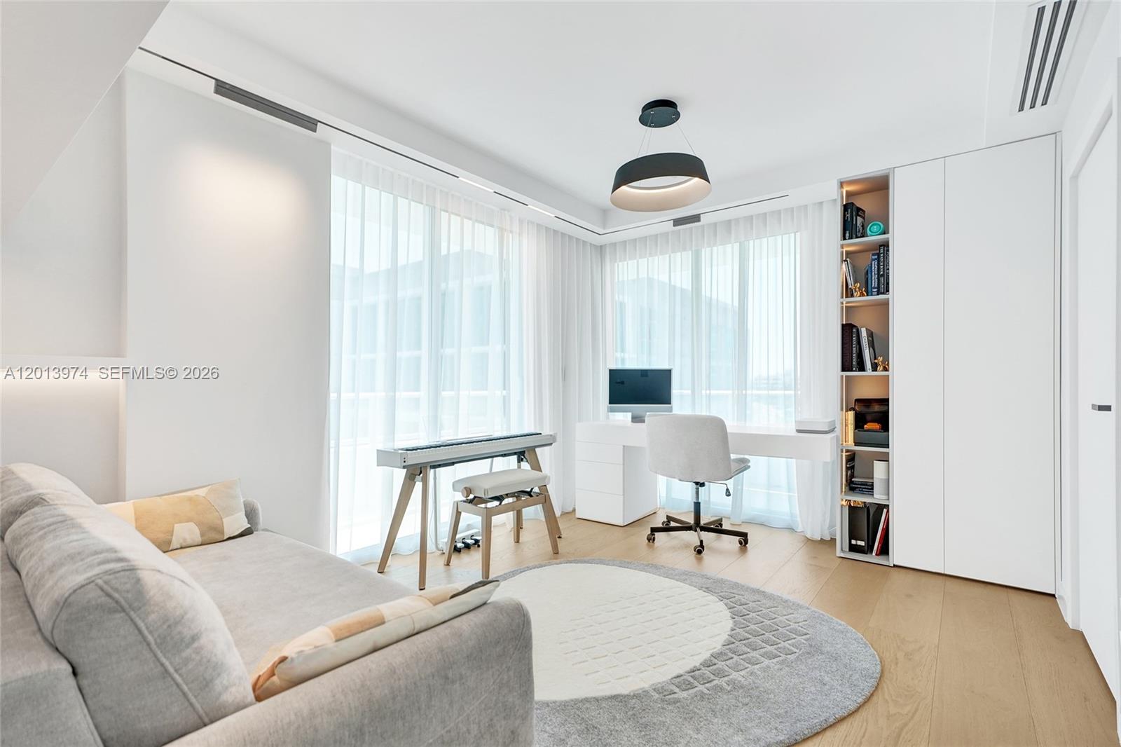 BAY HARBOUR ISLAND - Residential