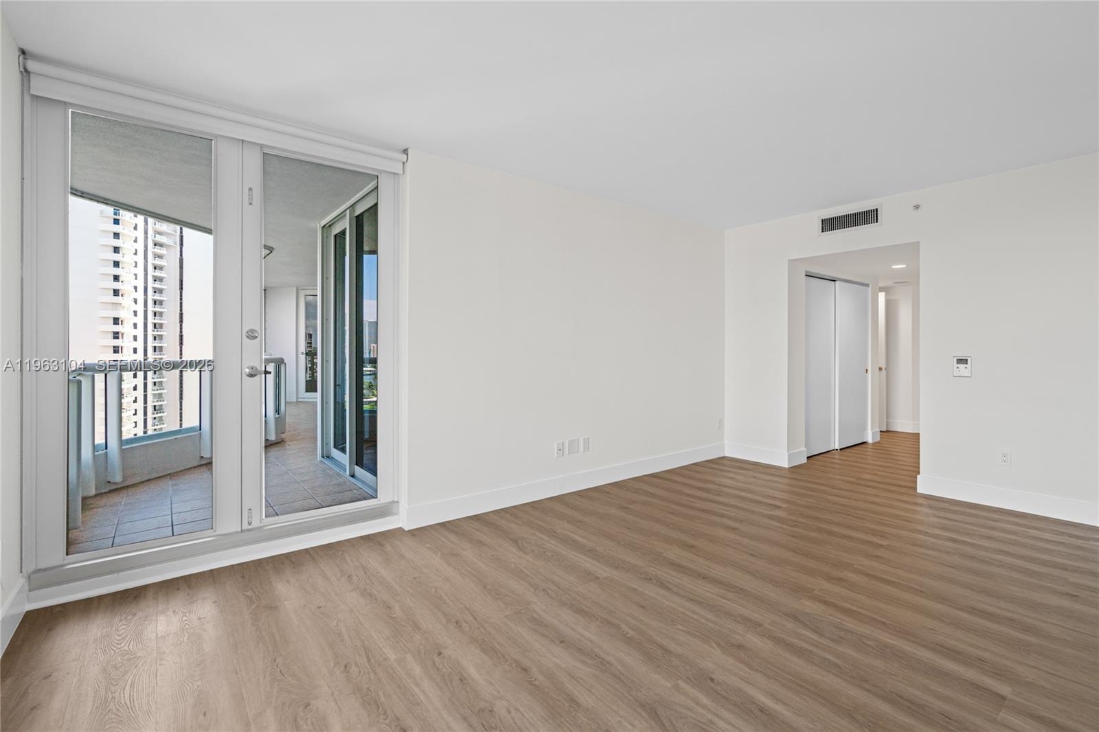 SOUTH TOWER AT THE POINT - Residential