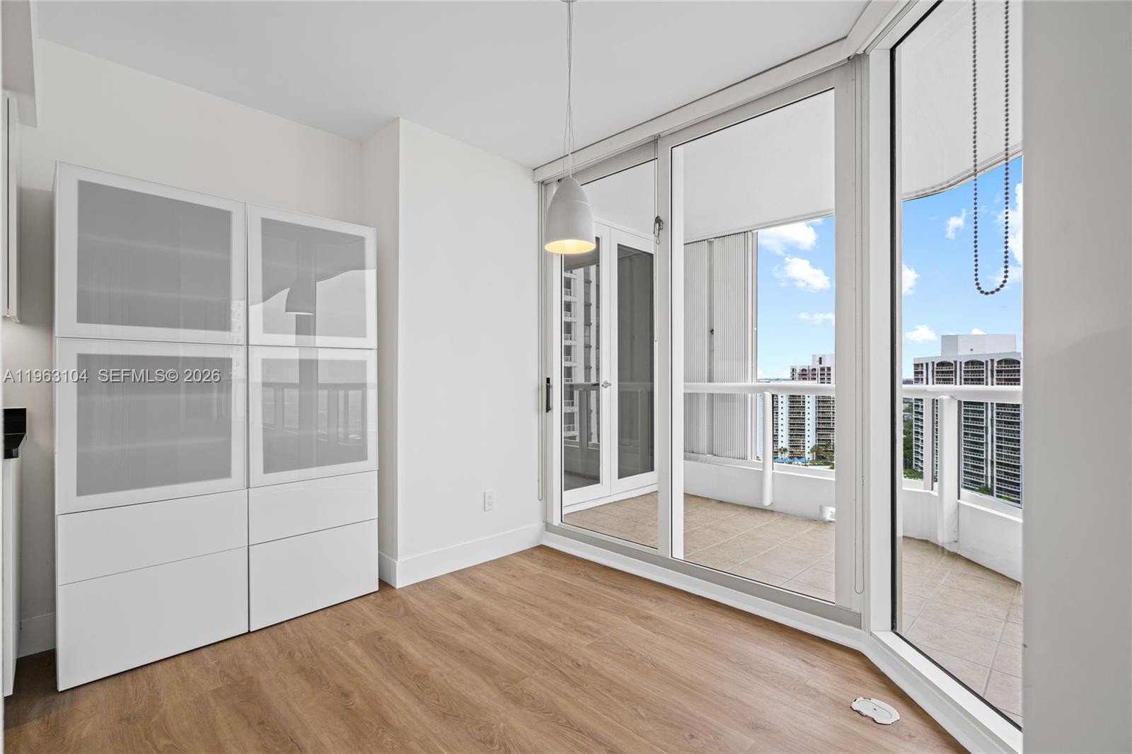 SOUTH TOWER AT THE POINT - Residential