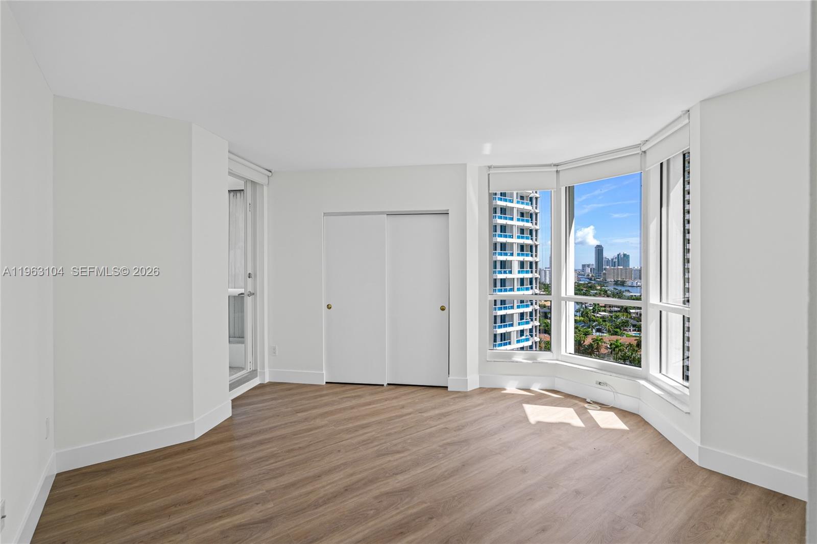 SOUTH TOWER AT THE POINT - Residential