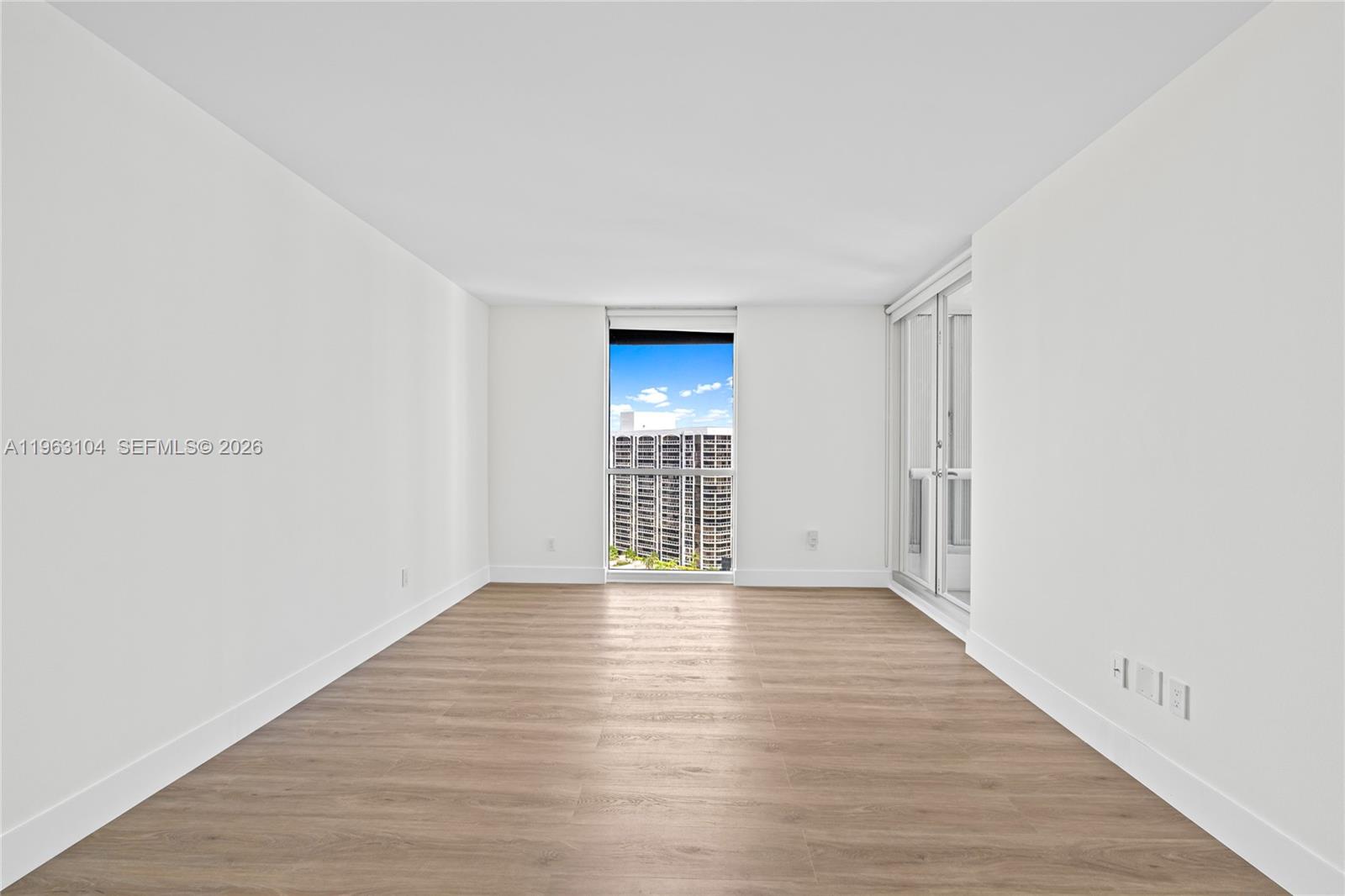 SOUTH TOWER AT THE POINT - Residential