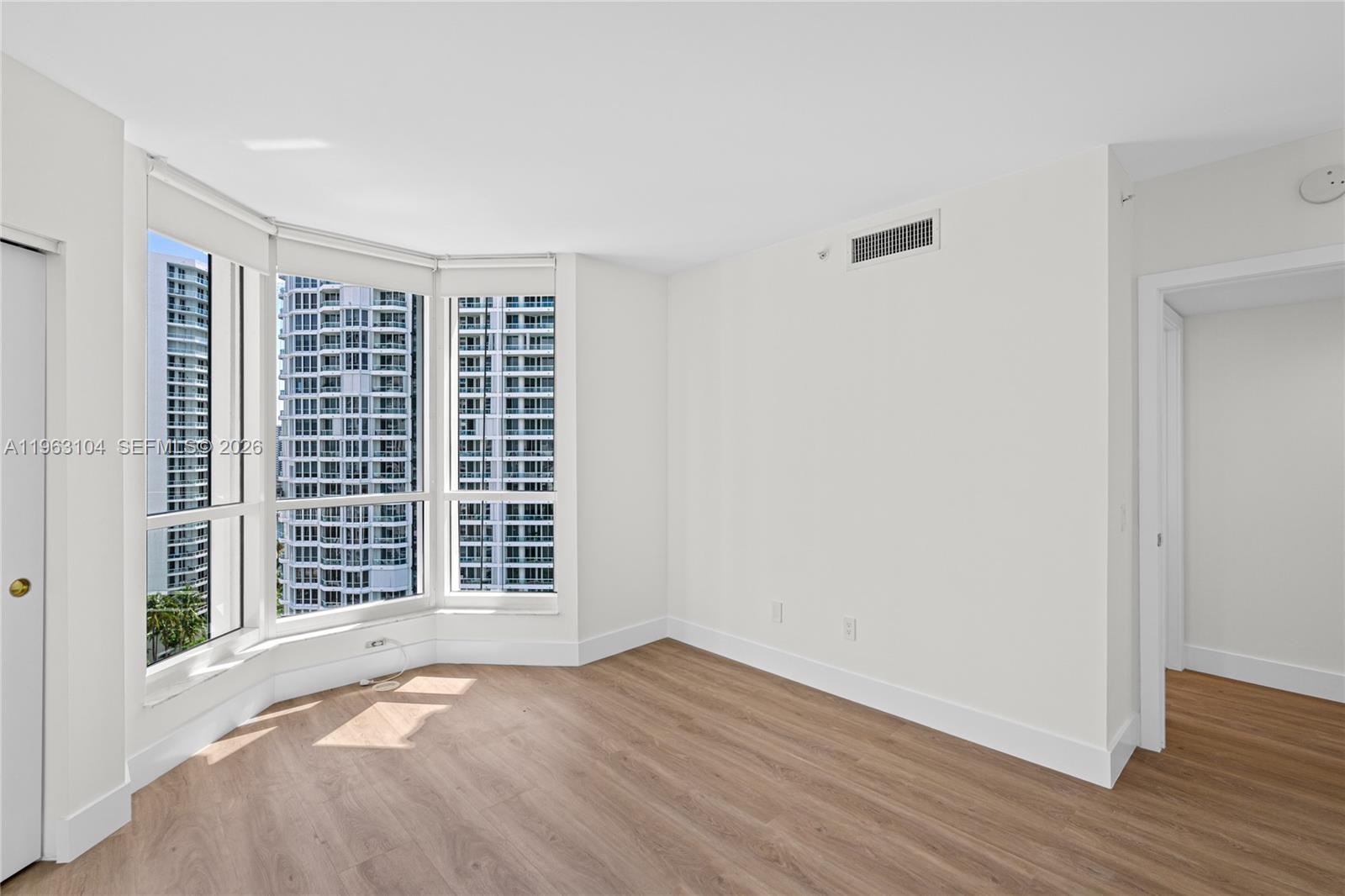 SOUTH TOWER AT THE POINT - Residential