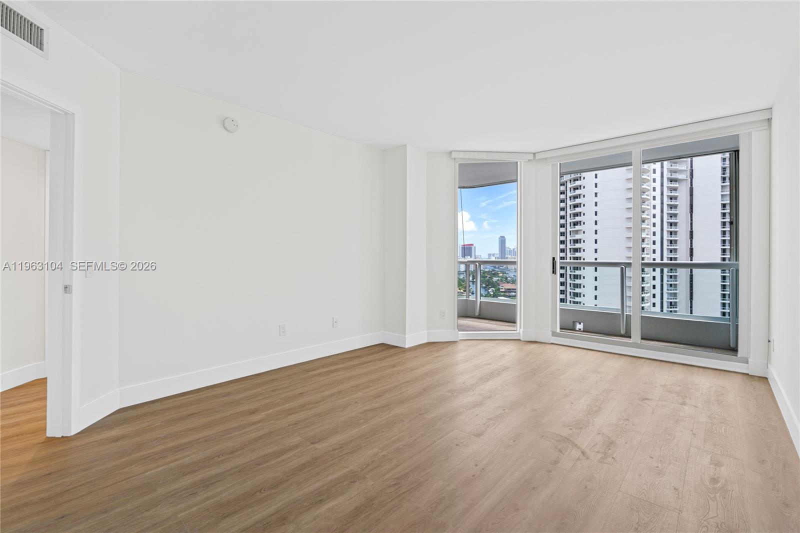 SOUTH TOWER AT THE POINT - Residential