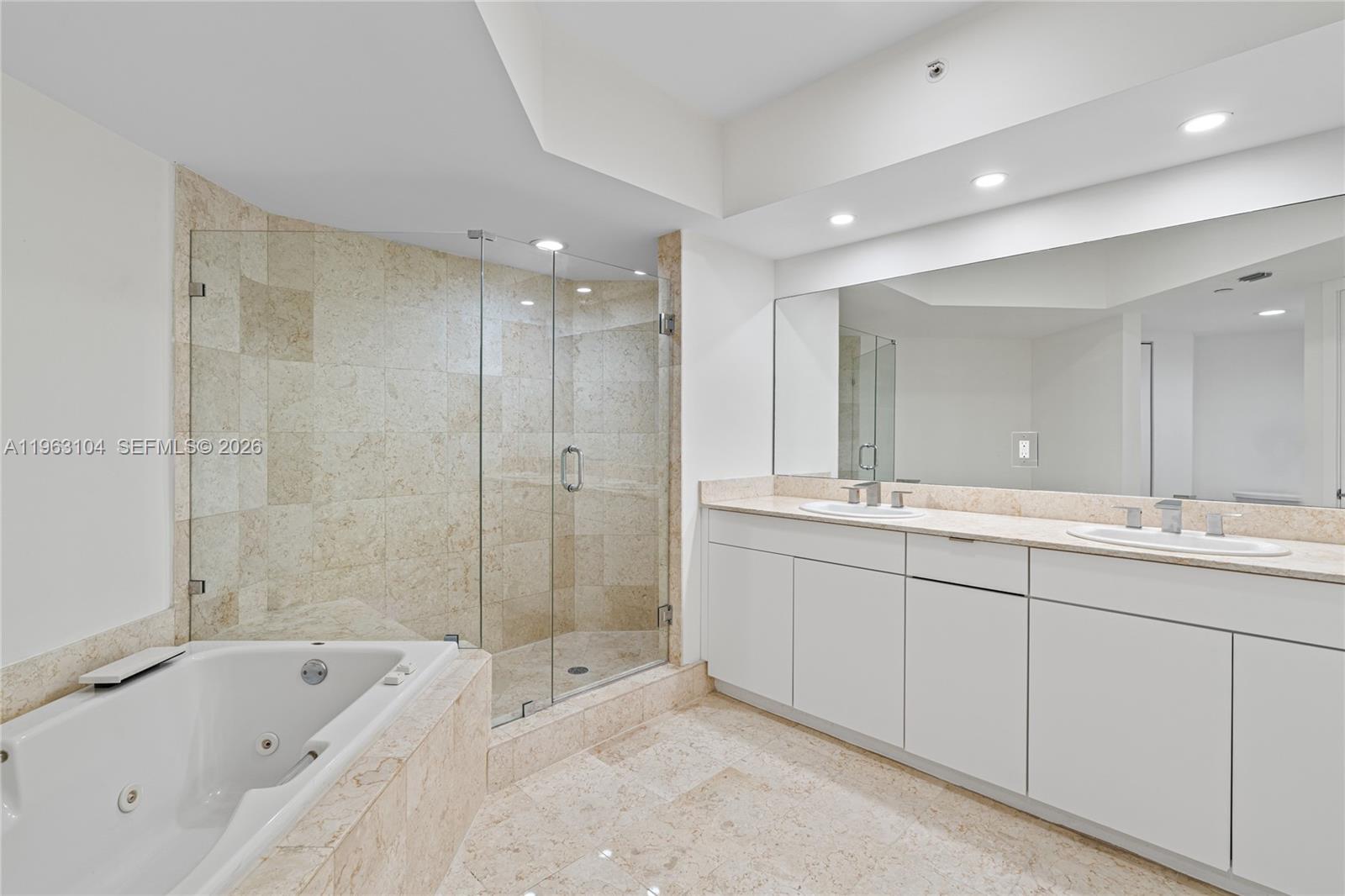 SOUTH TOWER AT THE POINT - Residential