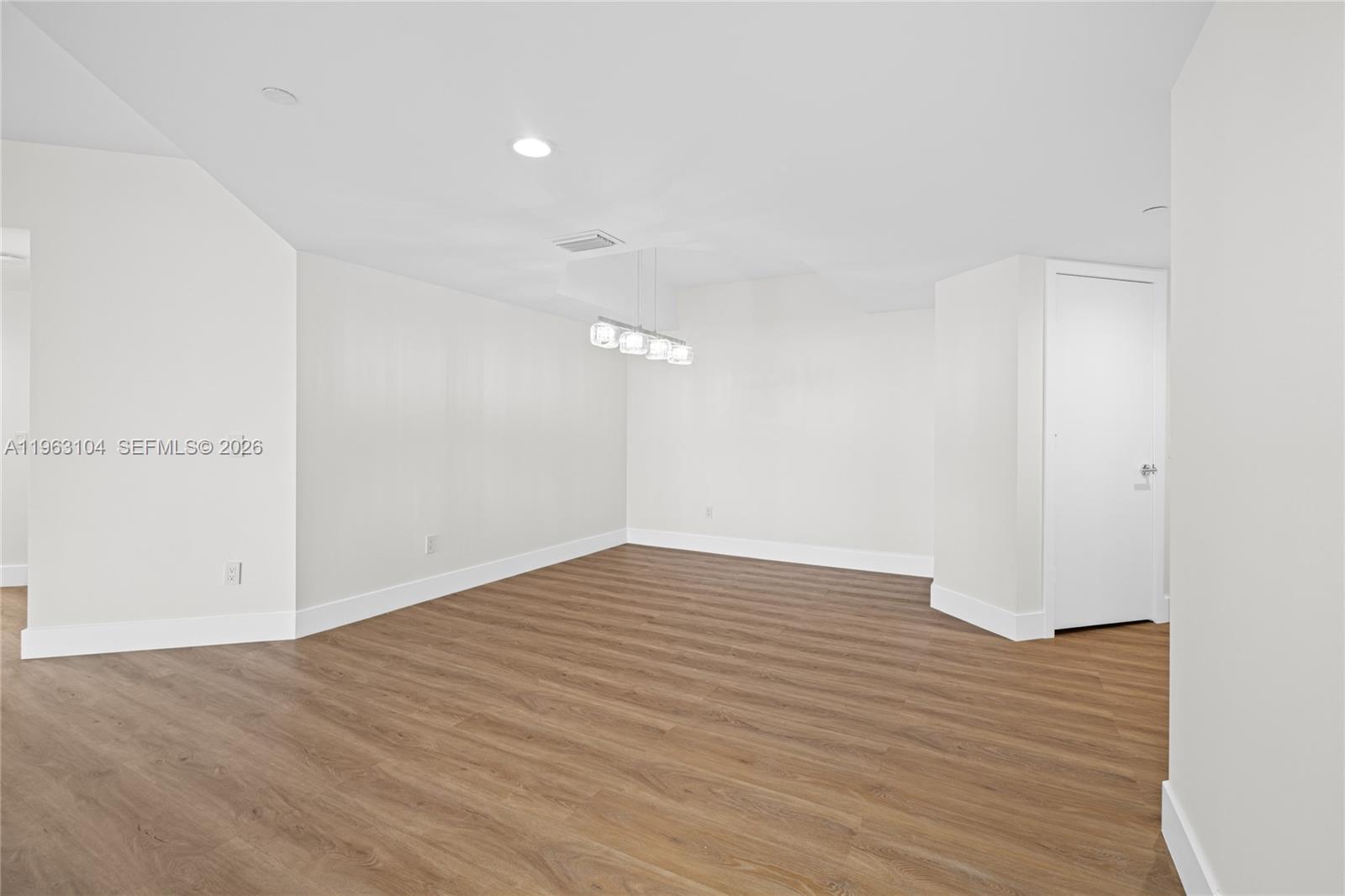 SOUTH TOWER AT THE POINT - Residential