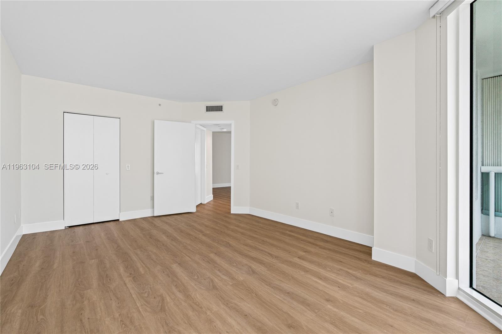 SOUTH TOWER AT THE POINT - Residential