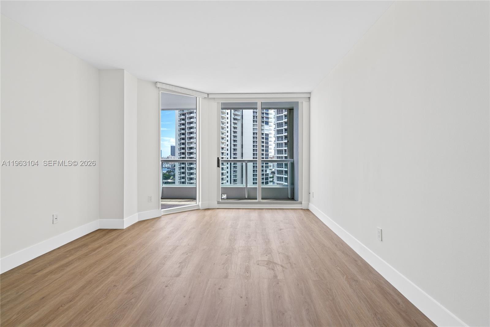 SOUTH TOWER AT THE POINT - Residential