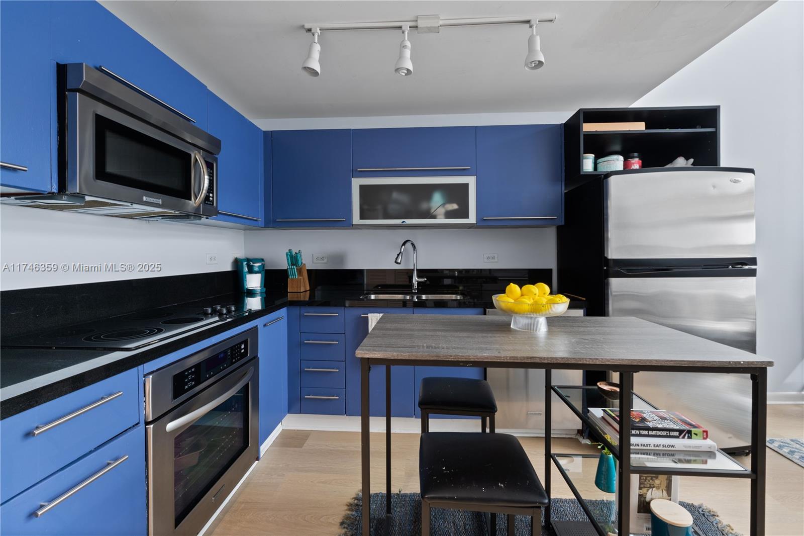 253 NE 2nd St 426