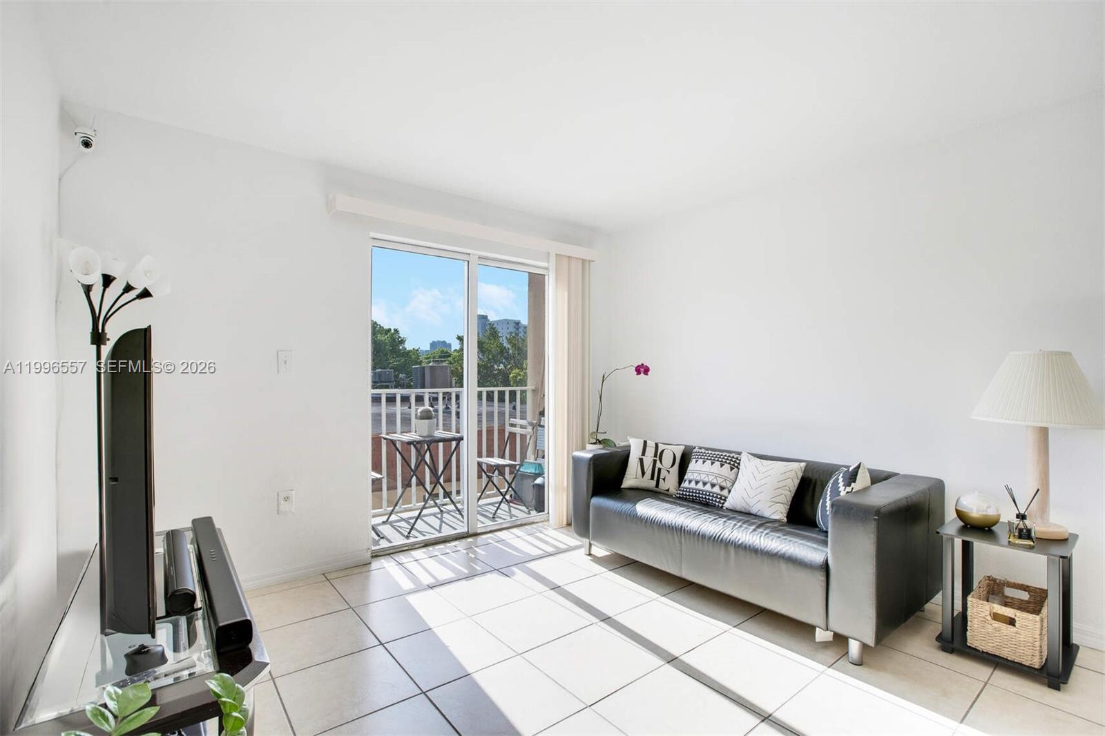 LAWRENCE ESTATES LAND COS - Residential Lease