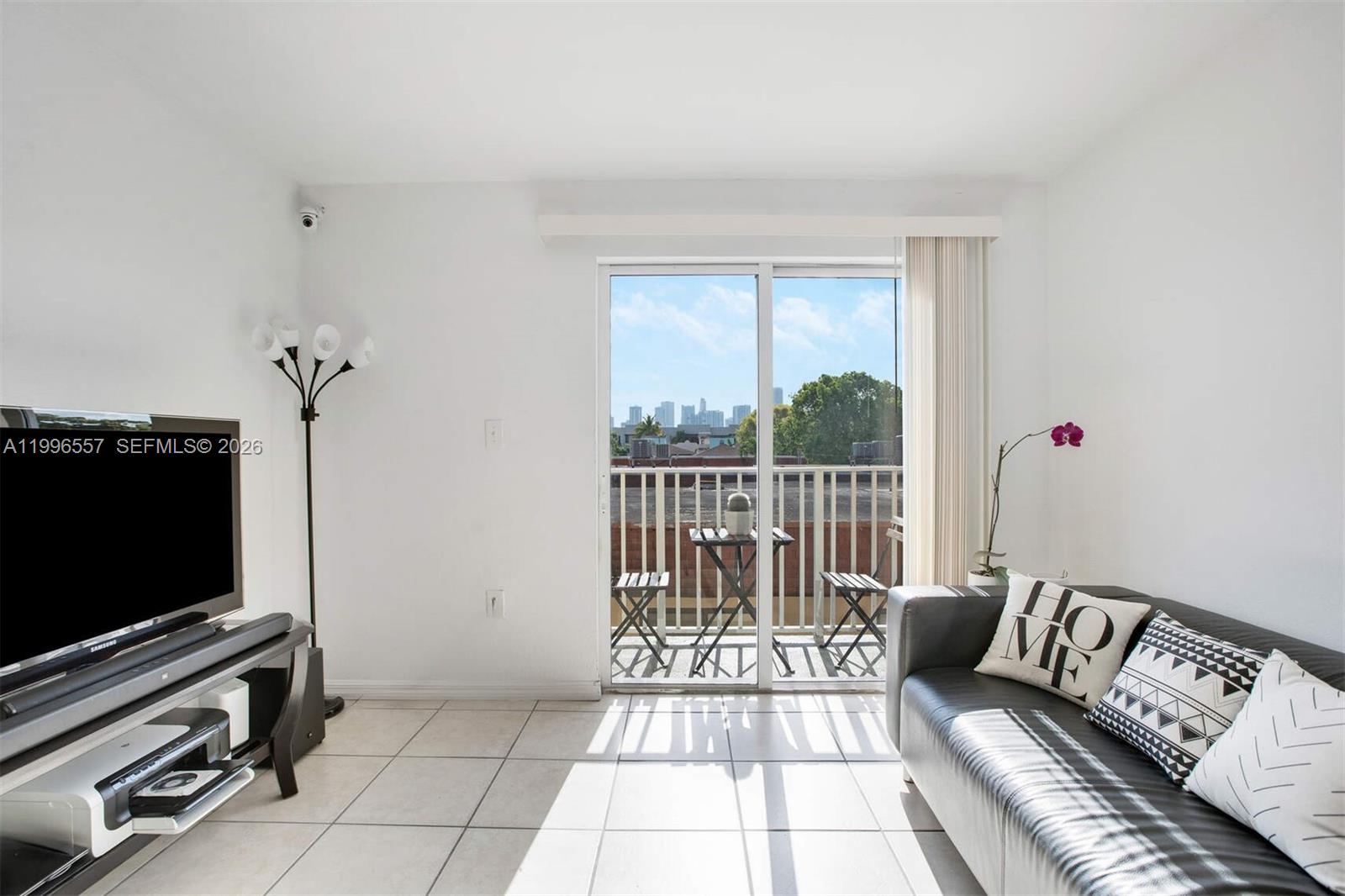 LAWRENCE ESTATES LAND COS - Residential Lease