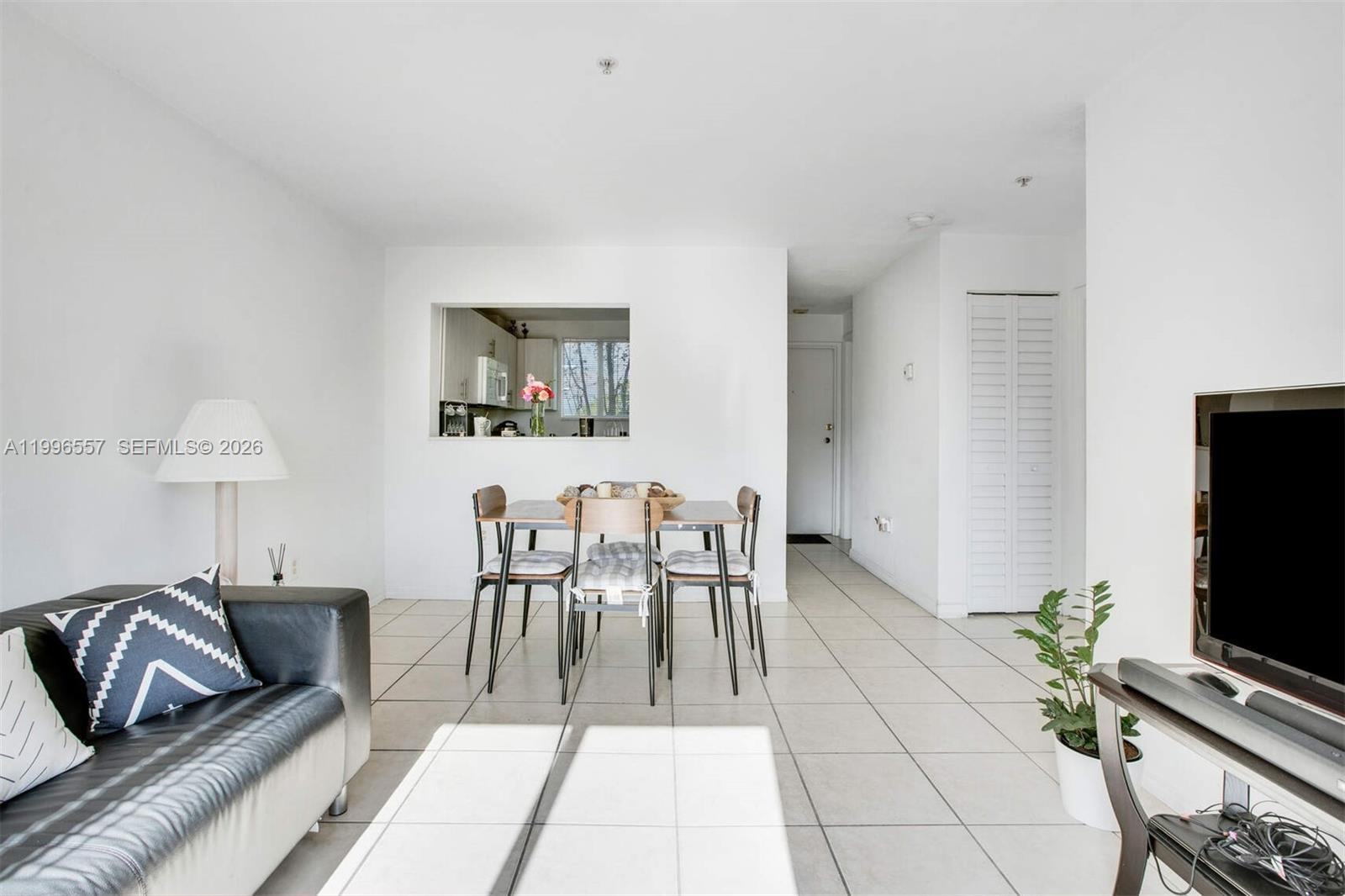 LAWRENCE ESTATES LAND COS - Residential Lease