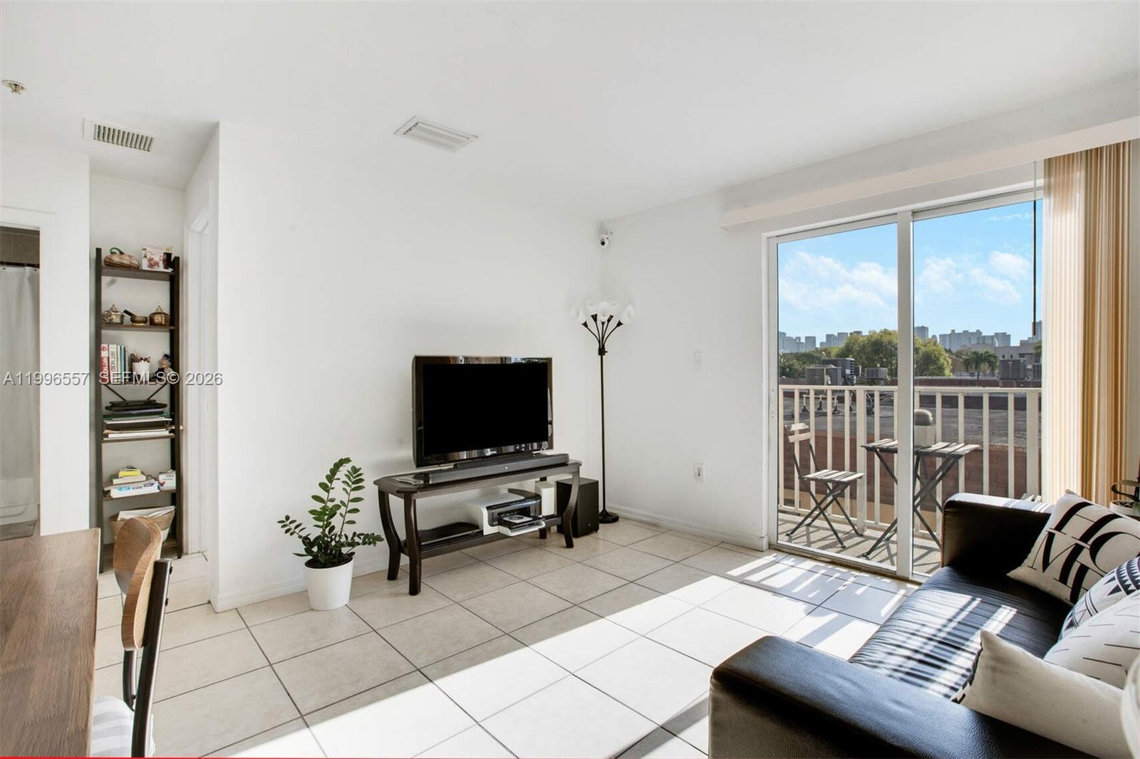 LAWRENCE ESTATES LAND COS - Residential Lease