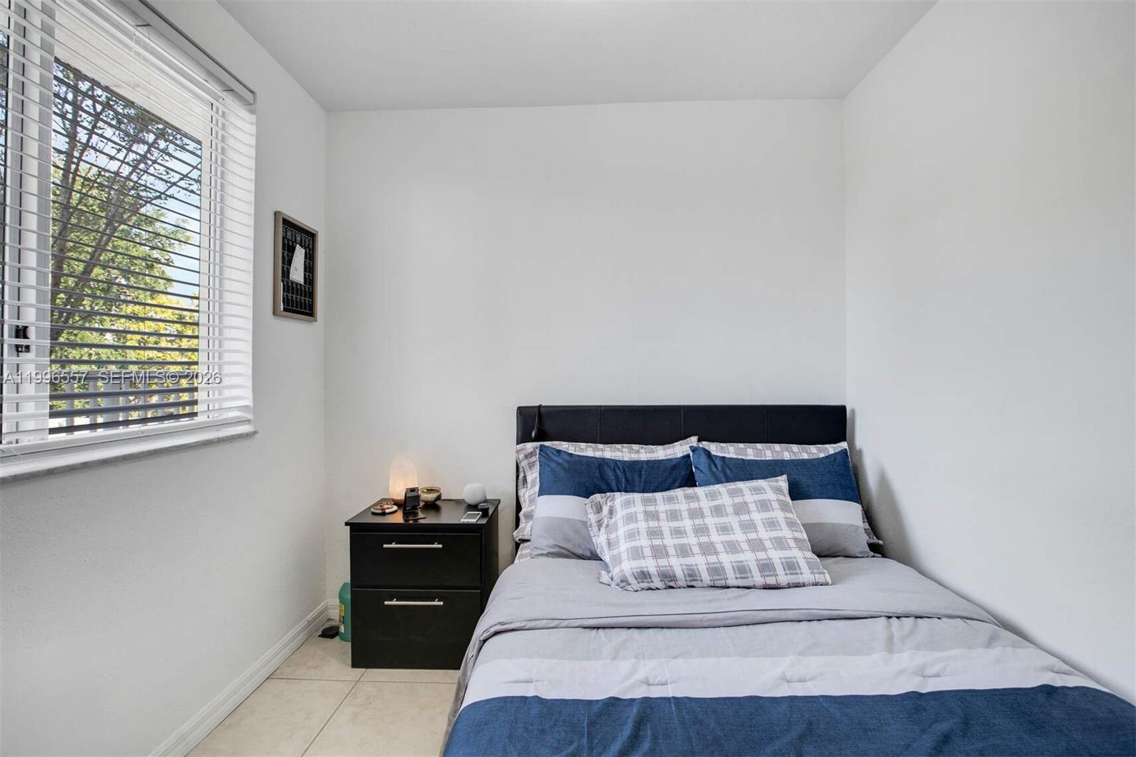 LAWRENCE ESTATES LAND COS - Residential Lease