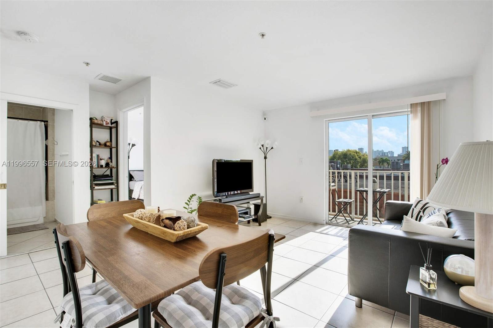 LAWRENCE ESTATES LAND COS - Residential Lease