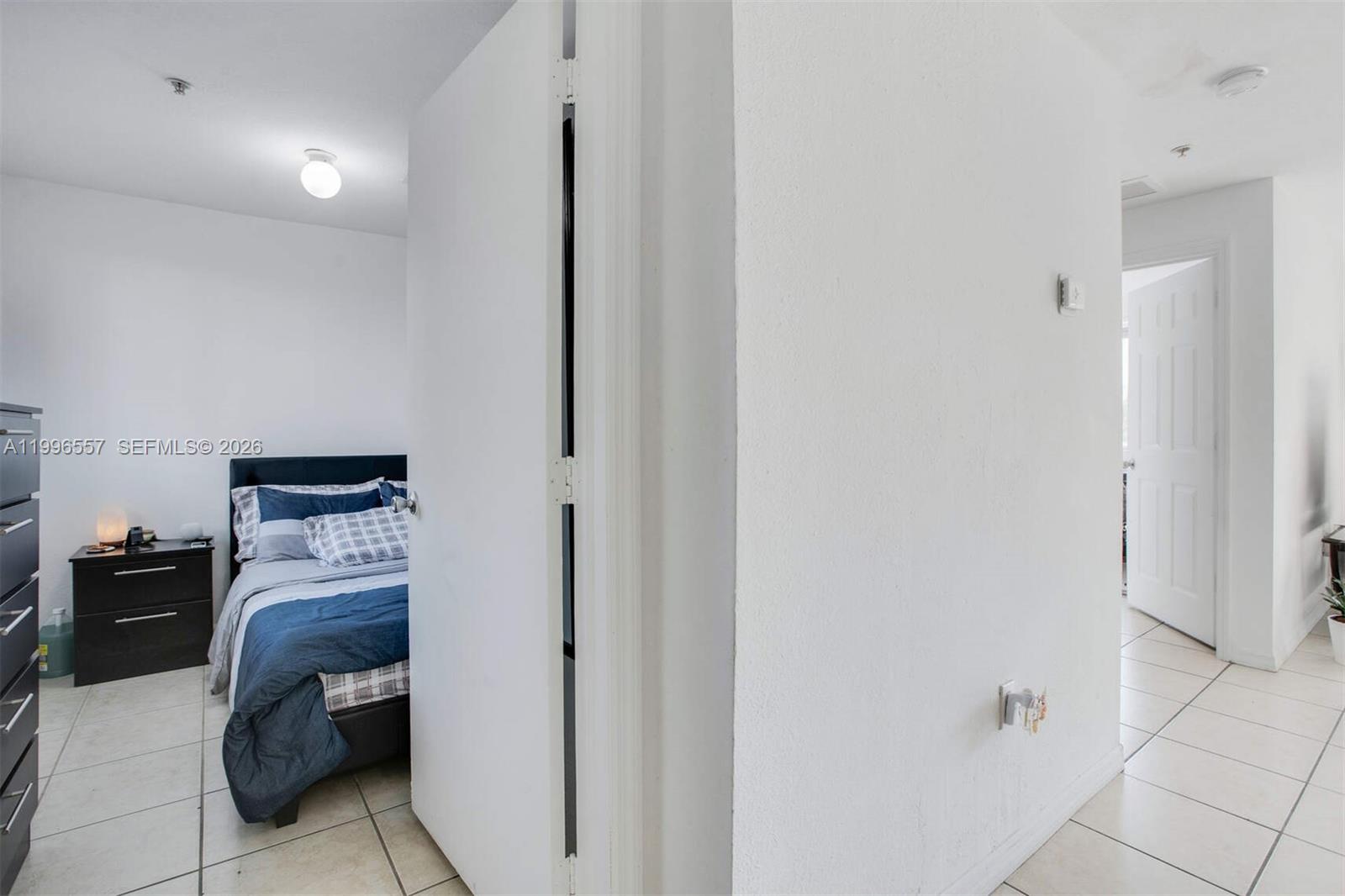 LAWRENCE ESTATES LAND COS - Residential Lease