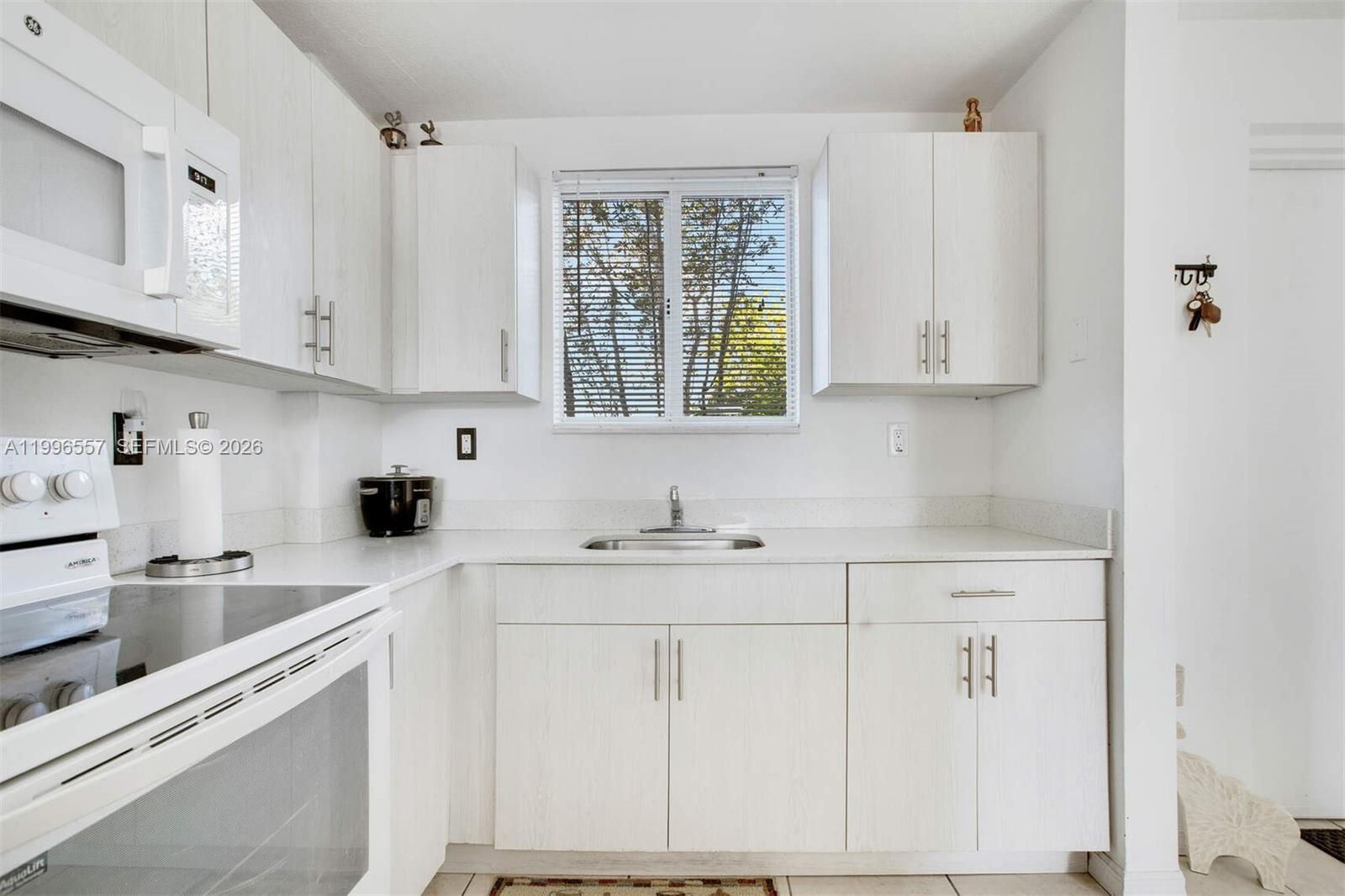 LAWRENCE ESTATES LAND COS - Residential Lease