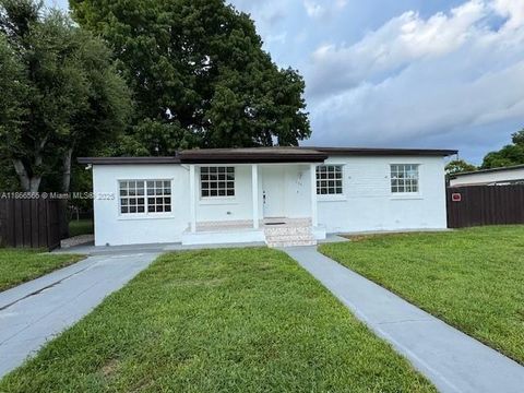 105 E 55th St Hialeah FL 33013