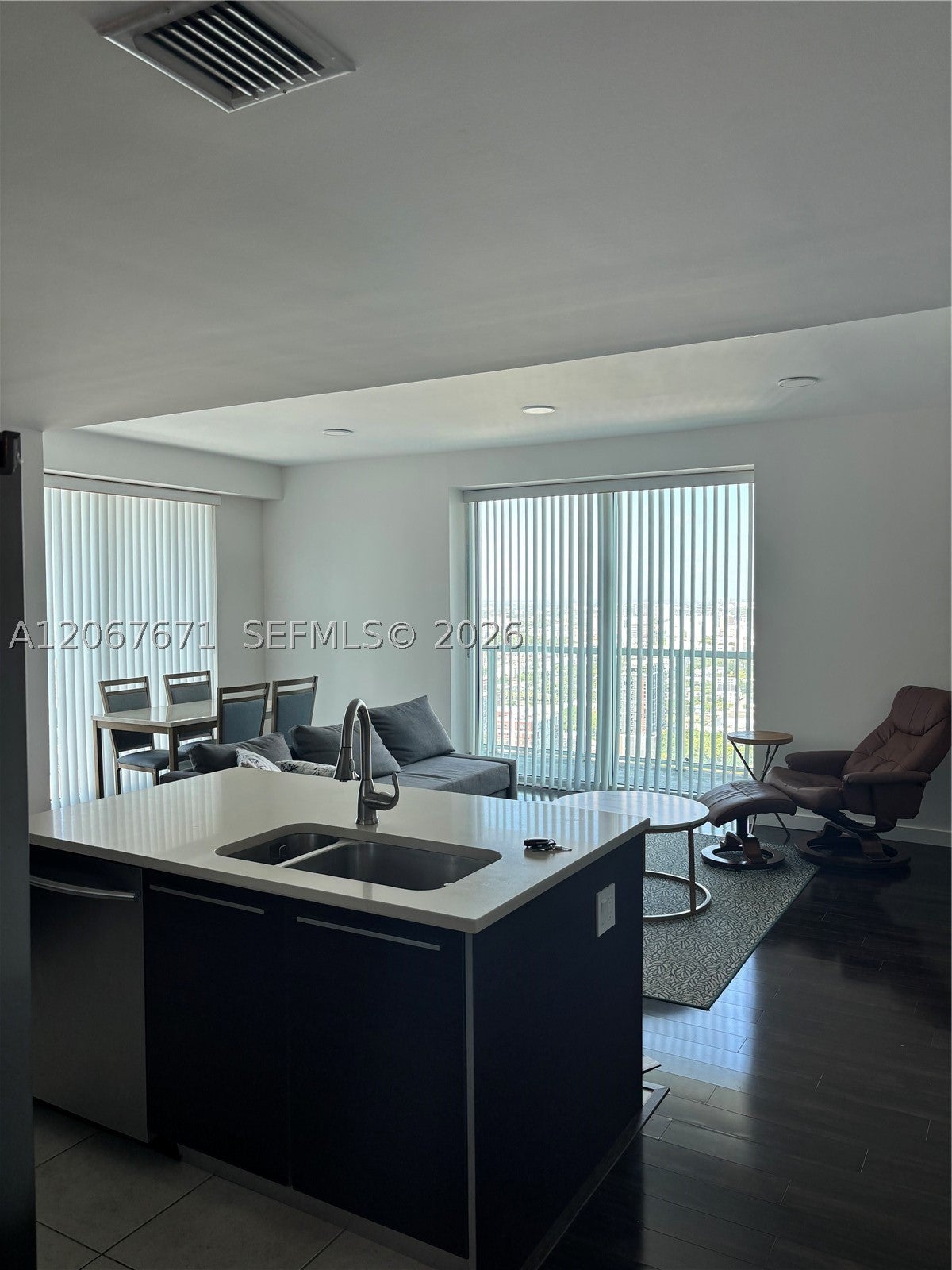 1900 N Bayshore Dr 4011