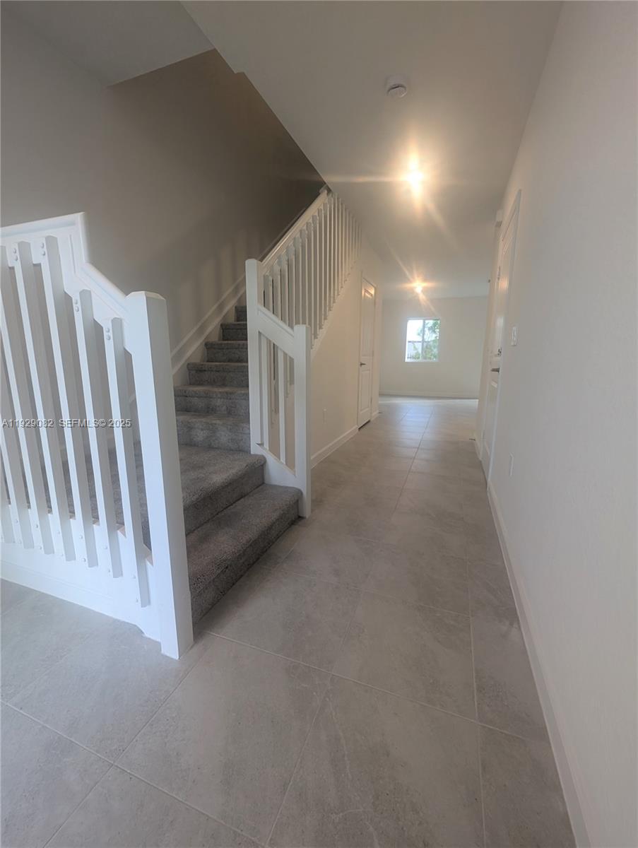 HOLLYWOOD RIDGE FARMS - Residential Lease