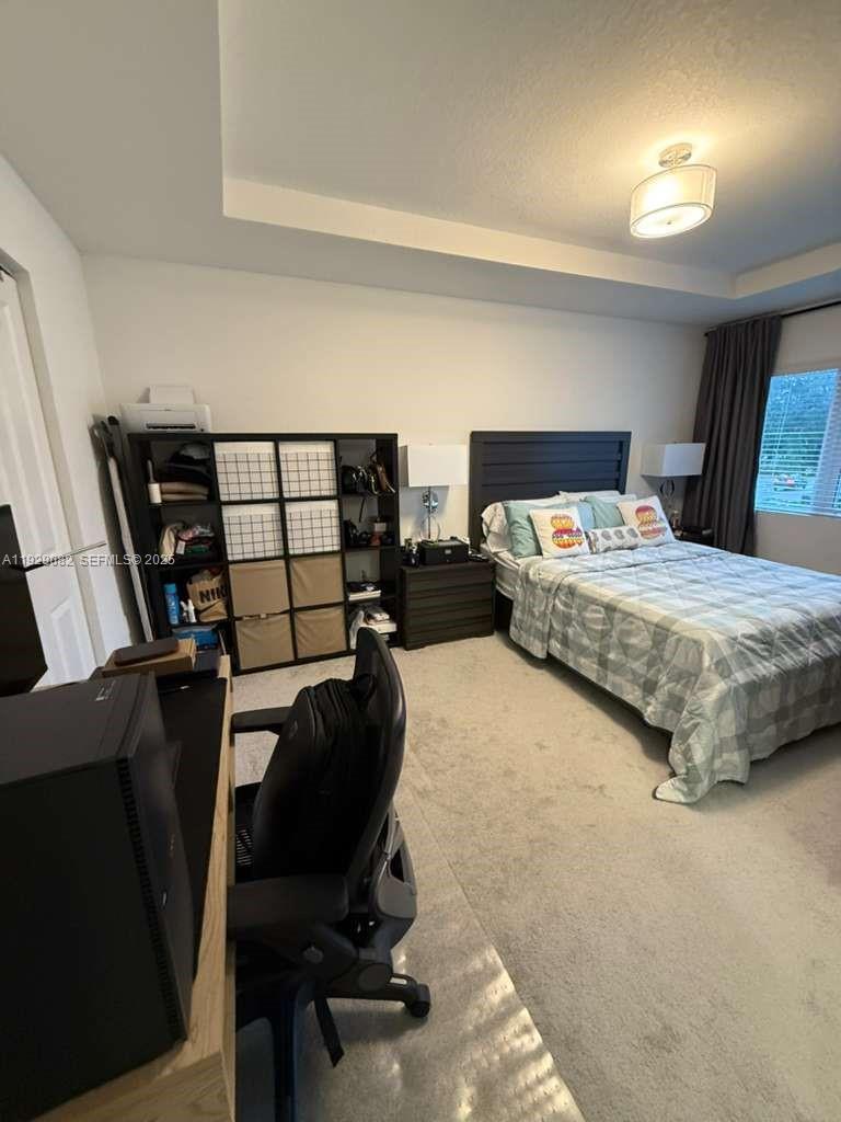 HOLLYWOOD RIDGE FARMS - Residential Lease