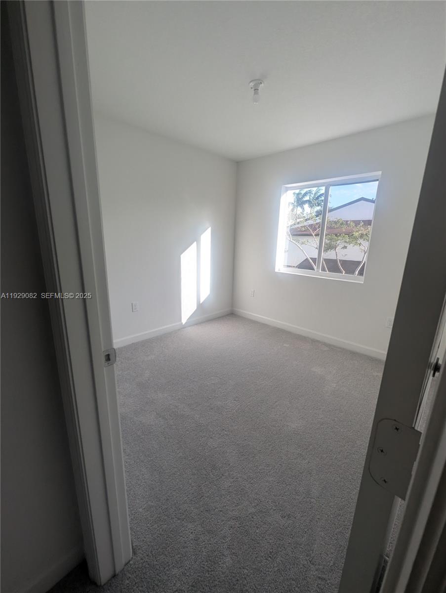 HOLLYWOOD RIDGE FARMS - Residential Lease