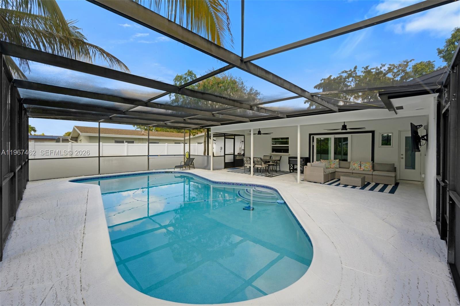 MIRROR LAKE ESTATES SEC T - Residential