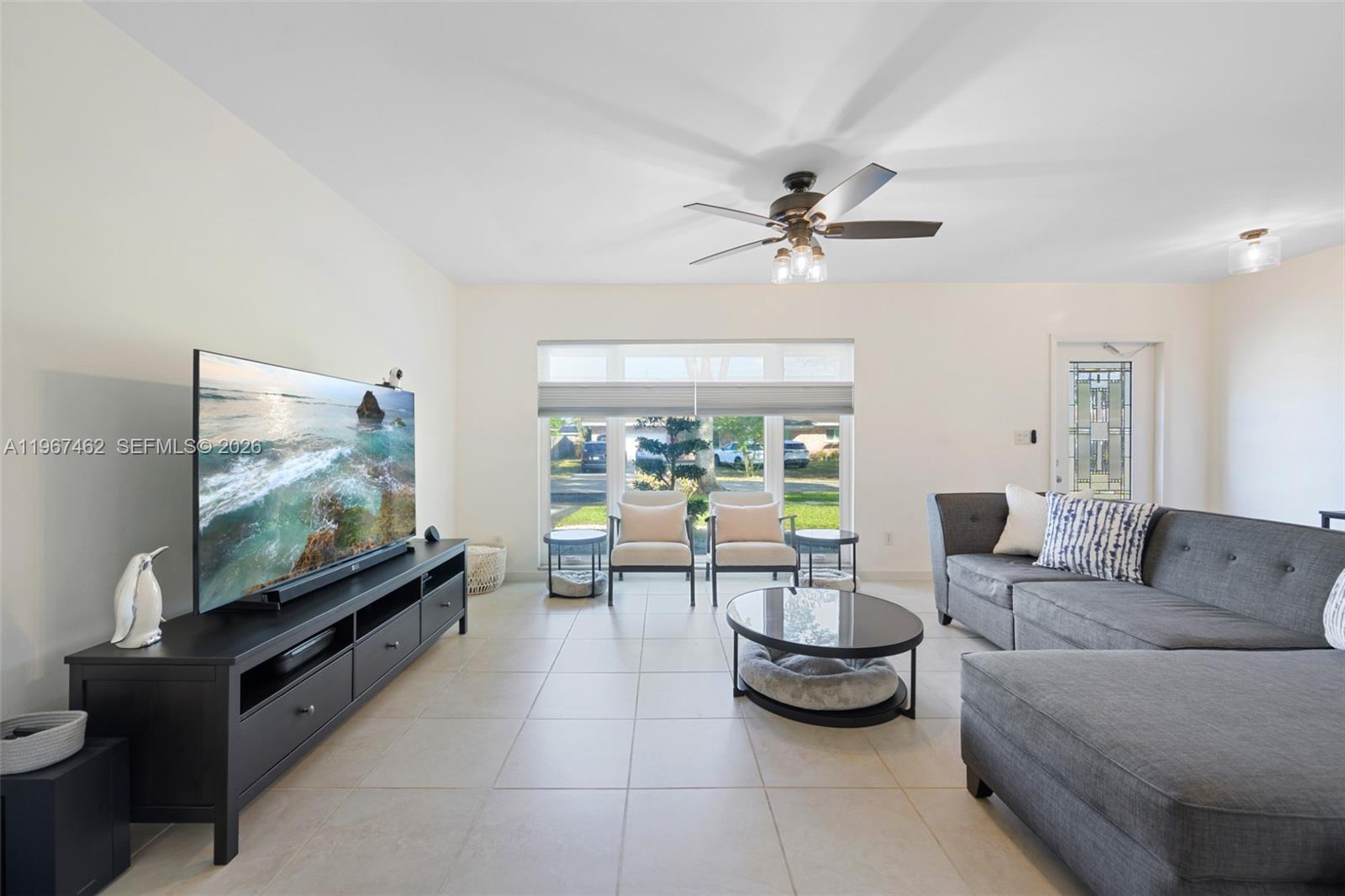 MIRROR LAKE ESTATES SEC T - Residential