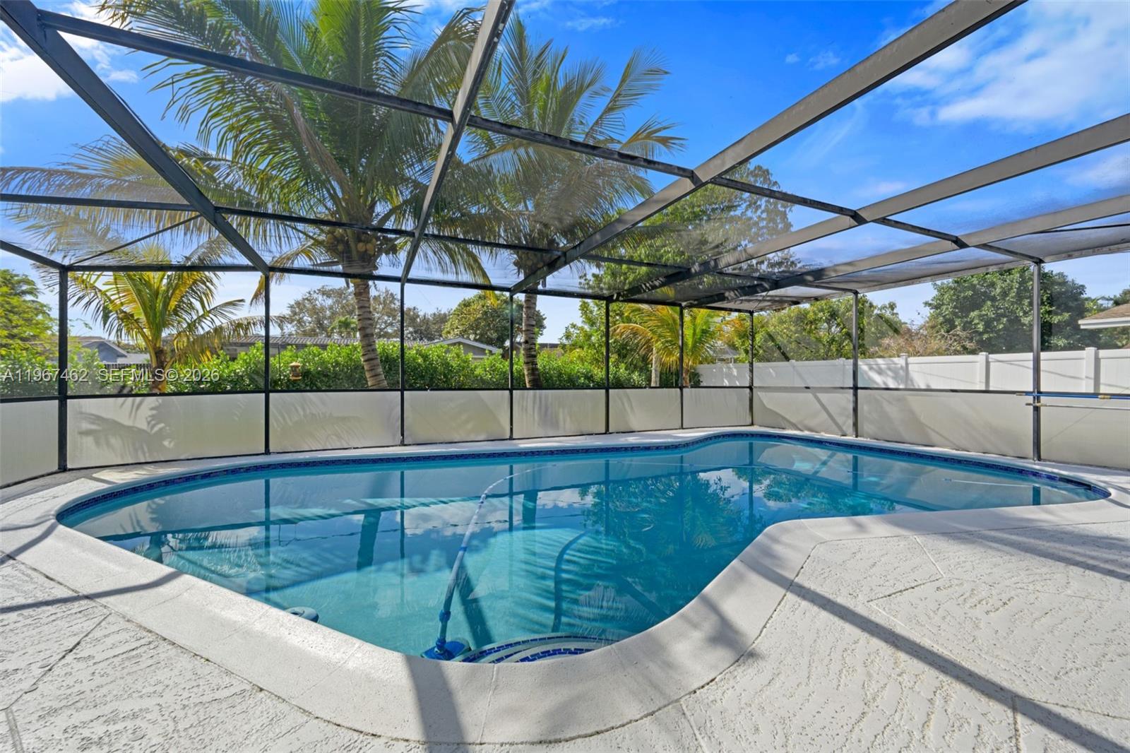 MIRROR LAKE ESTATES SEC T - Residential