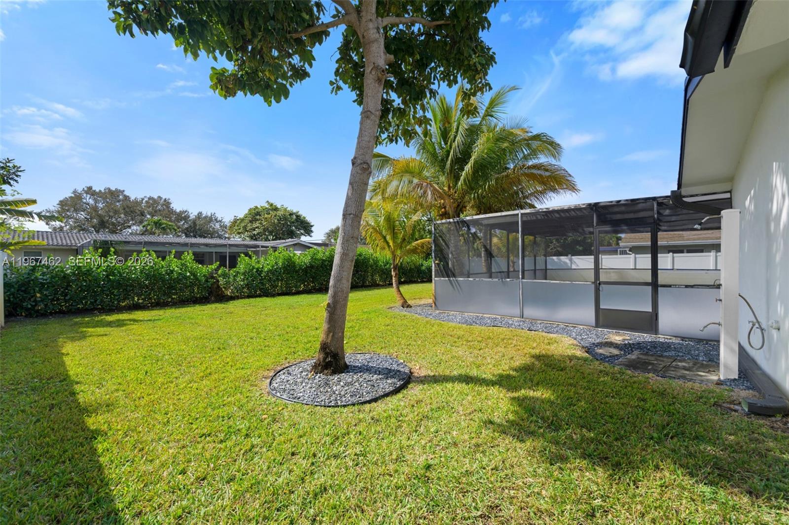 MIRROR LAKE ESTATES SEC T - Residential