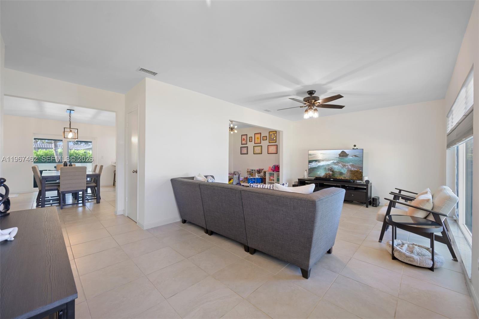 MIRROR LAKE ESTATES SEC T - Residential