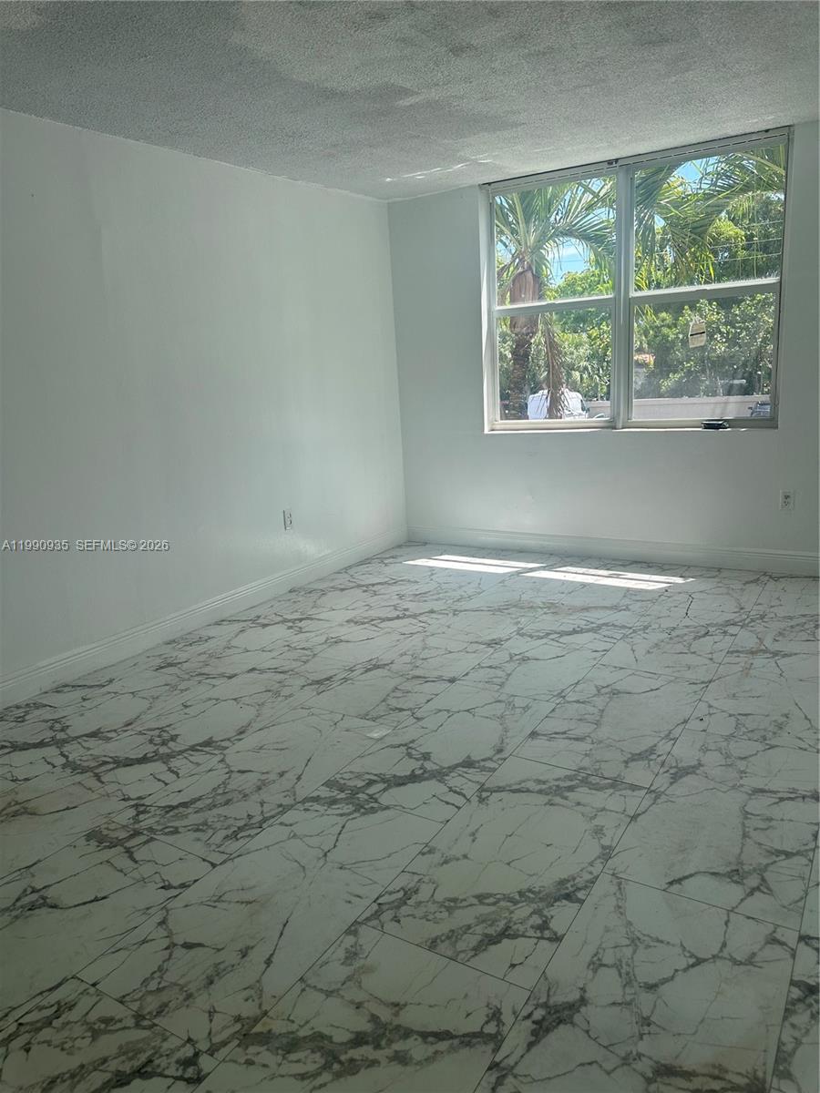 BAYVIEW PALMS CONDO - Residential Lease