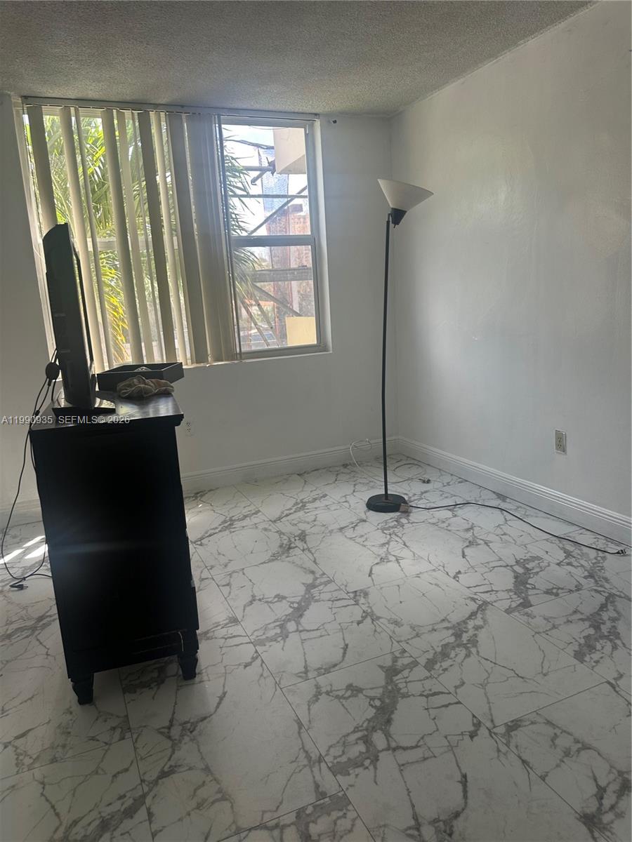 BAYVIEW PALMS CONDO - Residential Lease