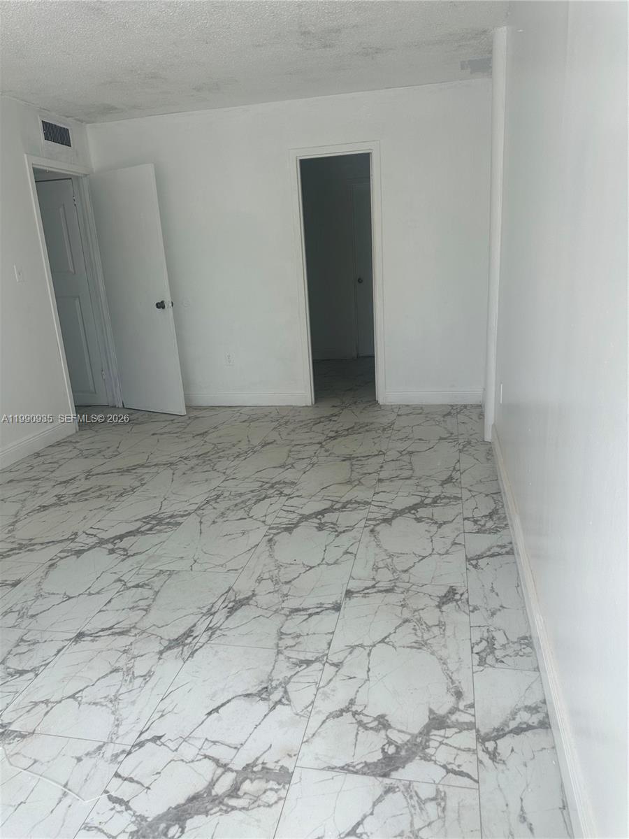 BAYVIEW PALMS CONDO - Residential Lease