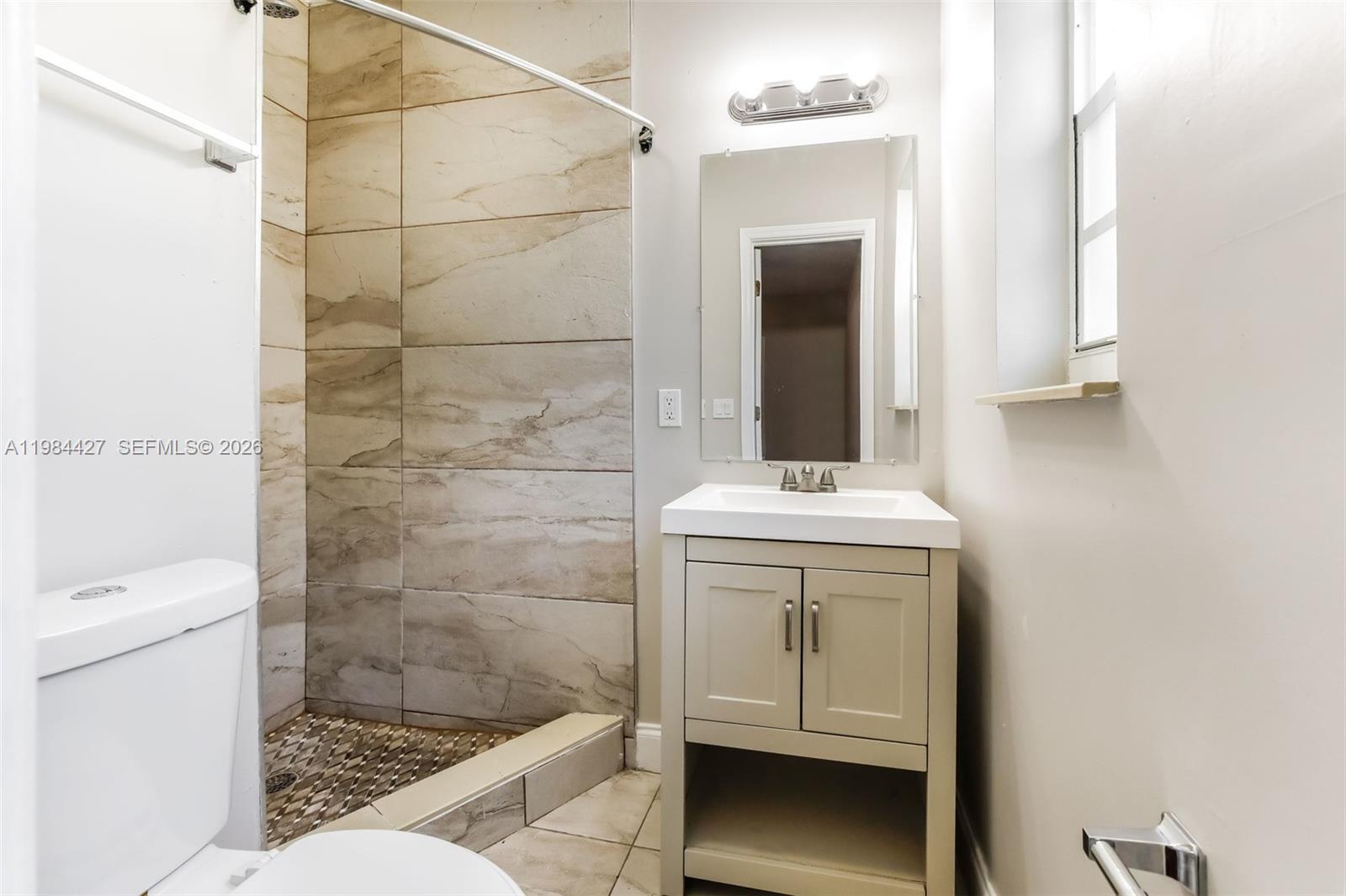 NORWOOD 1ST ADDN - Residential Lease