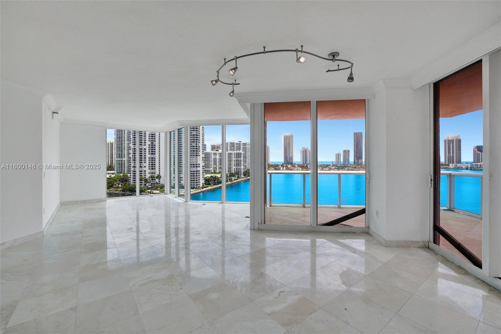 3370 Hidden Bay Dr 1208
