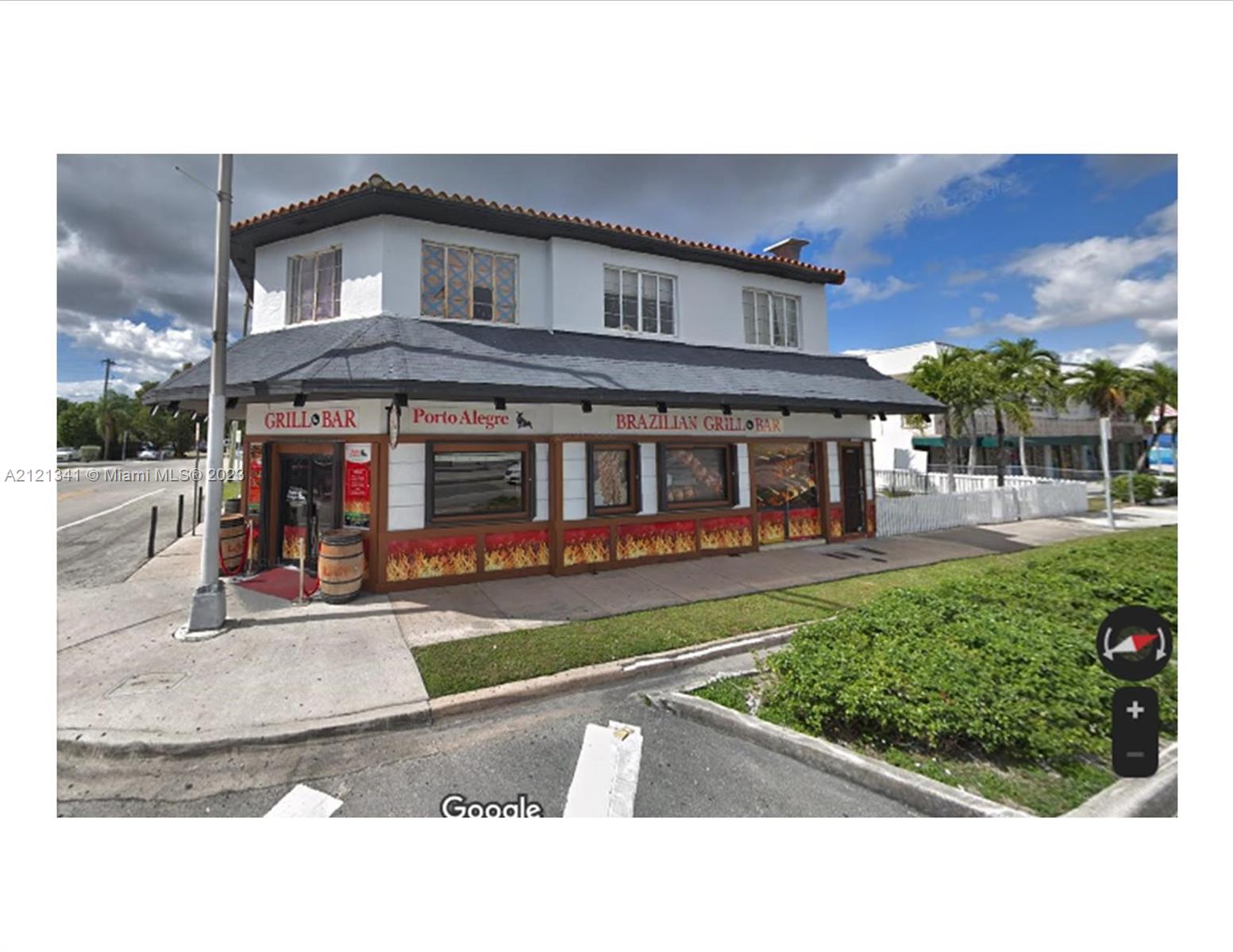 Main image without alt text