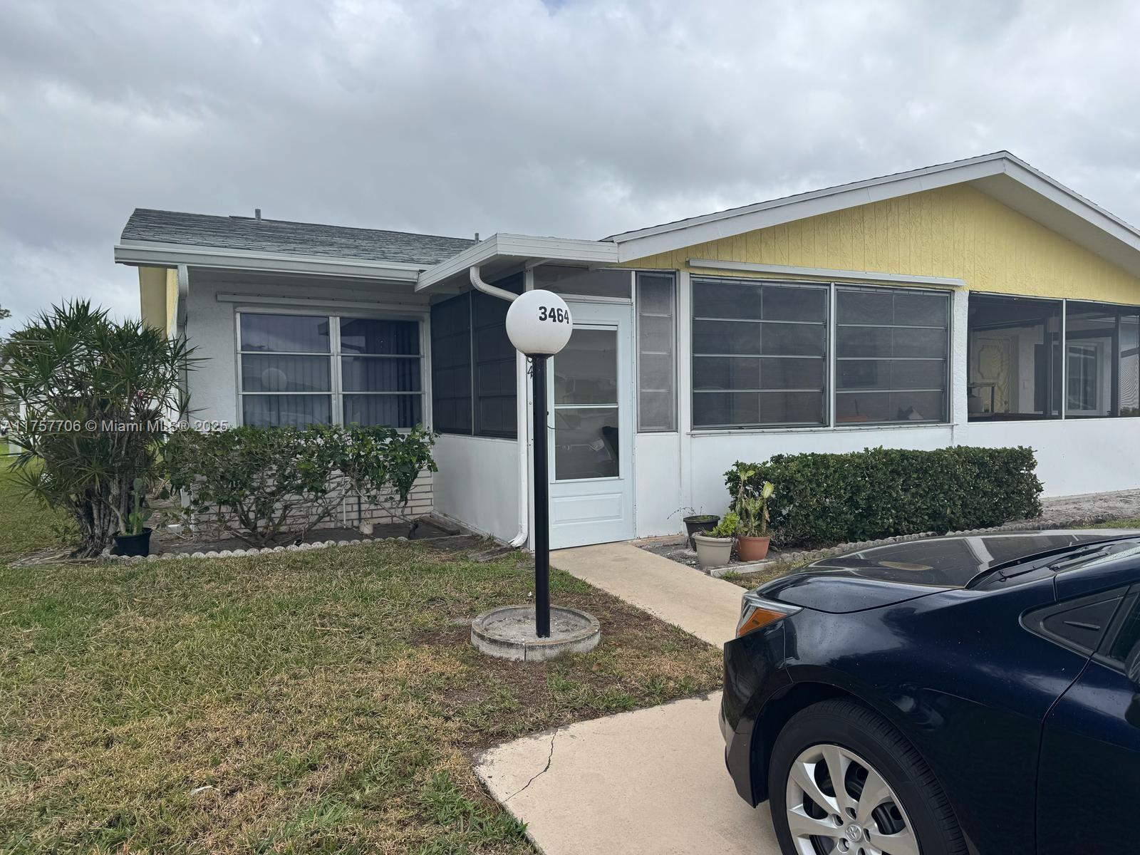 2 BEDROOMS, 2 BATHROOMS, VILLA HOME AT THE SPECTACULAR CYPRESS LAKES, A 55+ COMMUNITY. THE HOME FEATURES A SPACIOUS MASTER BEDROOM, UPGRADED BATHROOMS, NEW KITCHEN CABINETS, SS MICROWAVE, QUARTZ COUNTERTOP. LAMINATED THROUGHOUT. NEW ROOF 2023.